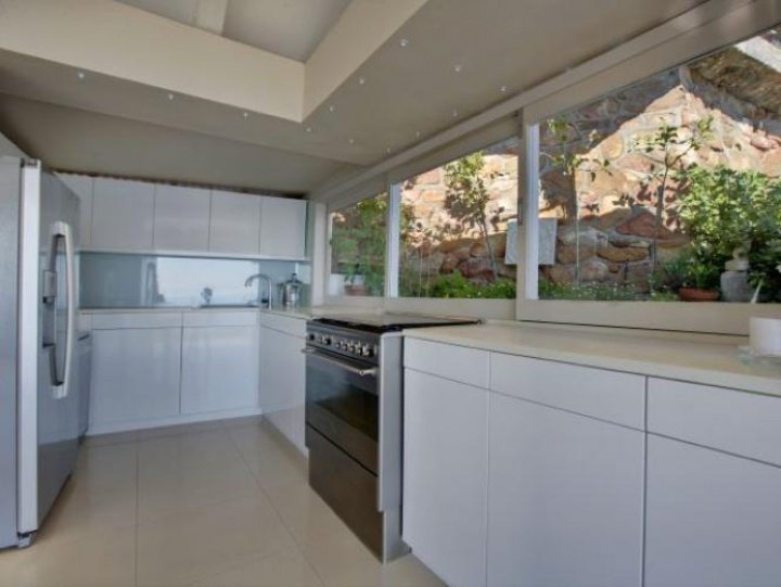 To Let 4 Bedroom Property for Rent in Clifton Western Cape